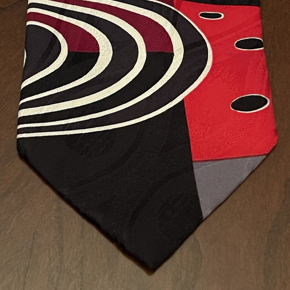 Vintage Fratelli Red Black 100% Silk Hand Made Men’s Neck Tie Made In Italy